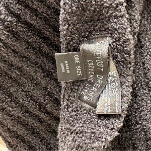 Barefoot Dreams CozyChic Black Travel Wrap w/ Pockets